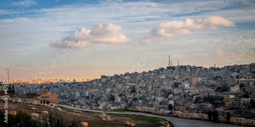 Cuadro en lienzo View of many buildings in Amman, Jordan