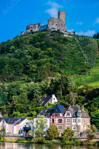 Die Burg Landshut über Bernkastel-Kues photo