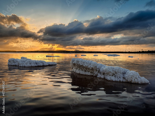 Vega Baja del Segura - Torrevieja - Salinas de Torrevieja, un lago salado aun en verano nos muestra un gélido paisaje de hielo y nieve.
