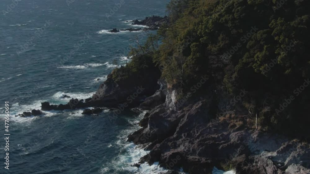 三ツ石海岸の岩礁と海 三ツ石海岸の岩礁と海