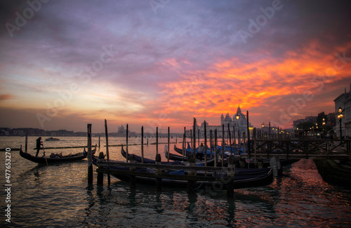 Sunset in Venice © Dimaxvision