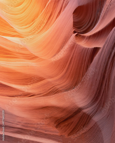 Antelope Canyon im Navajo Reservation bei Page, Arizona USA. Abstract background with beautiful sandstone waves.