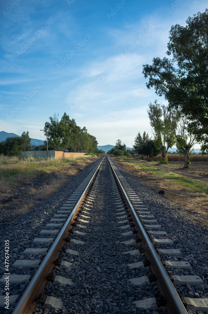 Vías del tren en Charco Largo, Guanajuato.