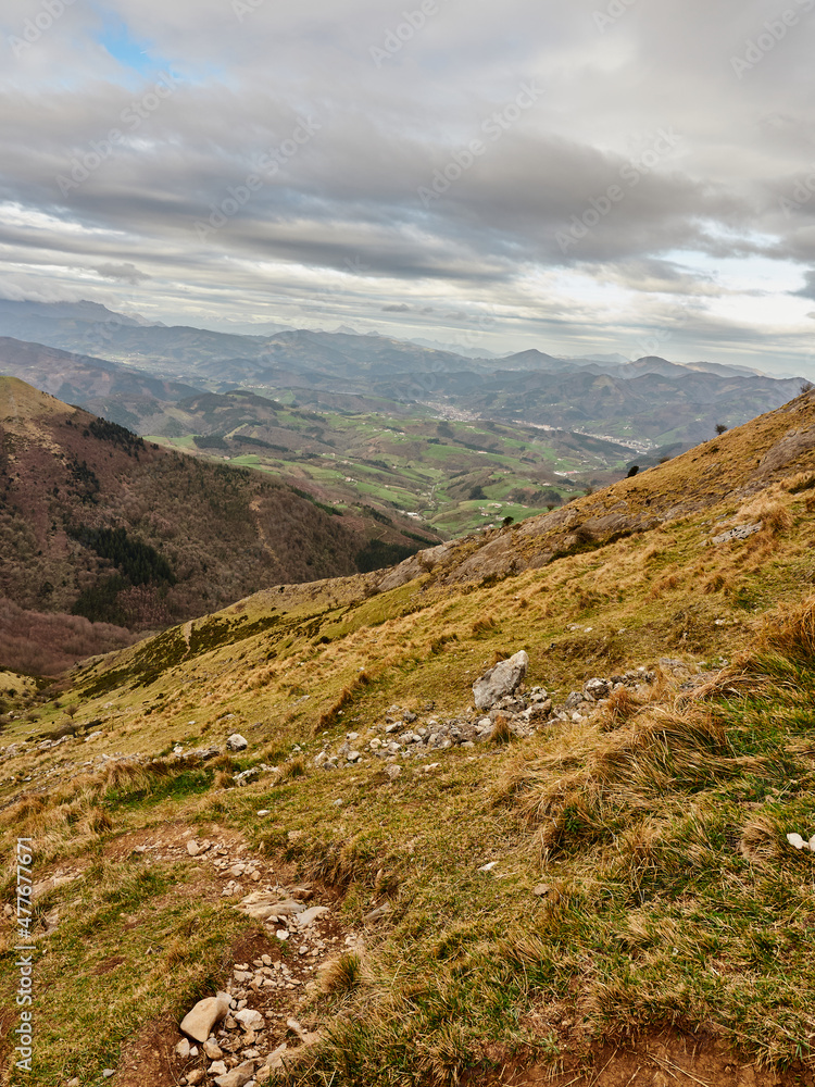 Obraz premium Subida a Larrunarri Txindoki