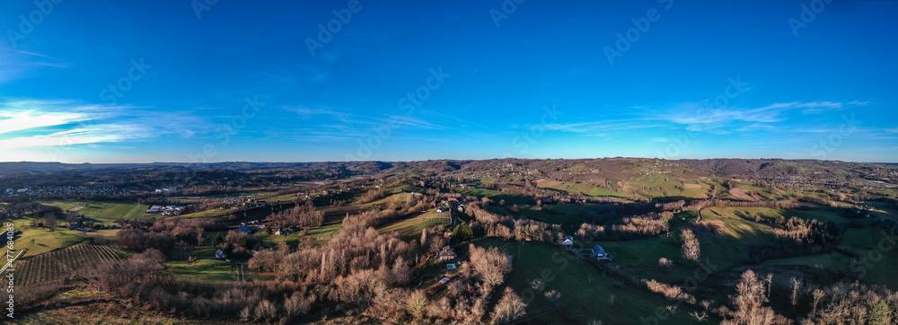 Voutezac (Corrèze, France) - Vue aérienne panoramique de la campagne corrèzienne et de la vallée de la Vézère