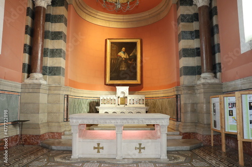 Intérieur de la cathédrale de la Major, ou cathédrale Sainte Marie Majeure, ville de Marseille, département des Bouches du Rhône, France photo