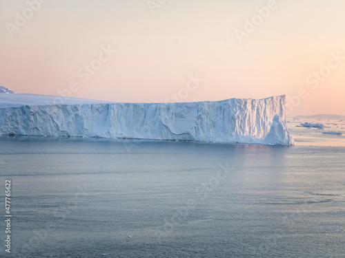 Billede på lærred Icebergs on arctic ocean, Greenland