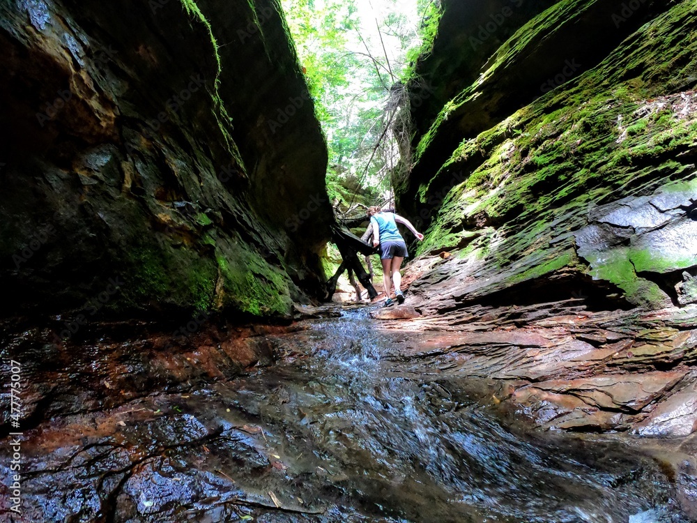 Obraz premium person in the cave