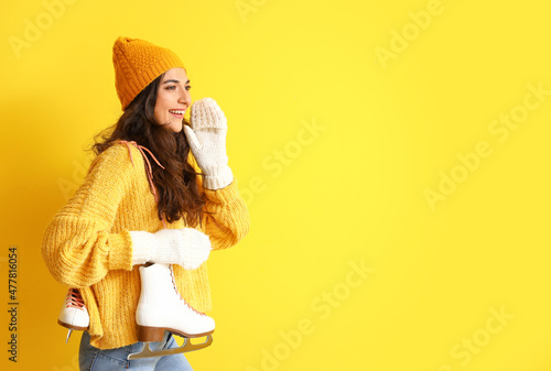Pretty young woman in winte...