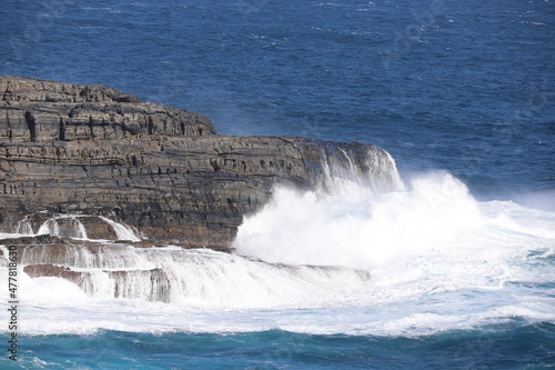 Wallpaper Mural waves crashing on rocks Torontodigital.ca