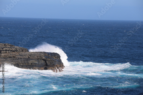 Wallpaper Mural waves crashing on rocks Torontodigital.ca