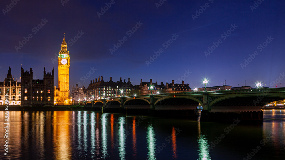 houses of parliament with Big Ben in London