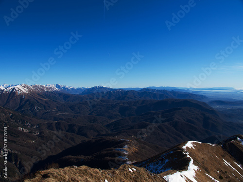 Camminata sul Monte Cuarnan l’ultimo giorno dell’anno - Italia photo