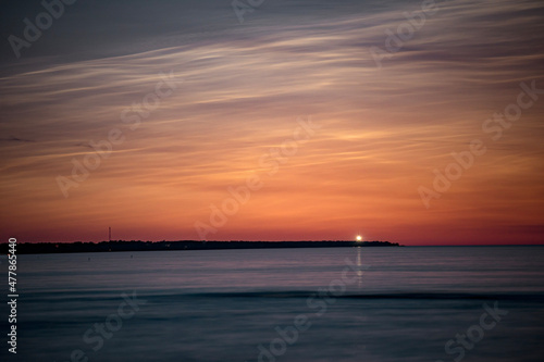 sunset over the sea © Omnibuss