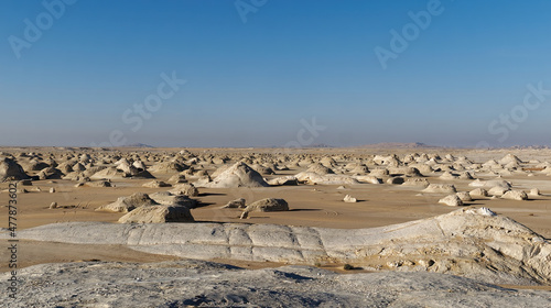 Beautiful view of the White desert in Egypt © Eleseus