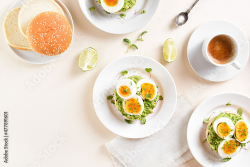 Avocado egg sandwiches
