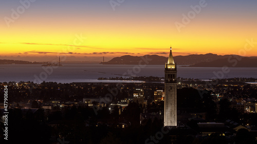 Fotografie, Obraz Twilight skies over Sather Tower, (a