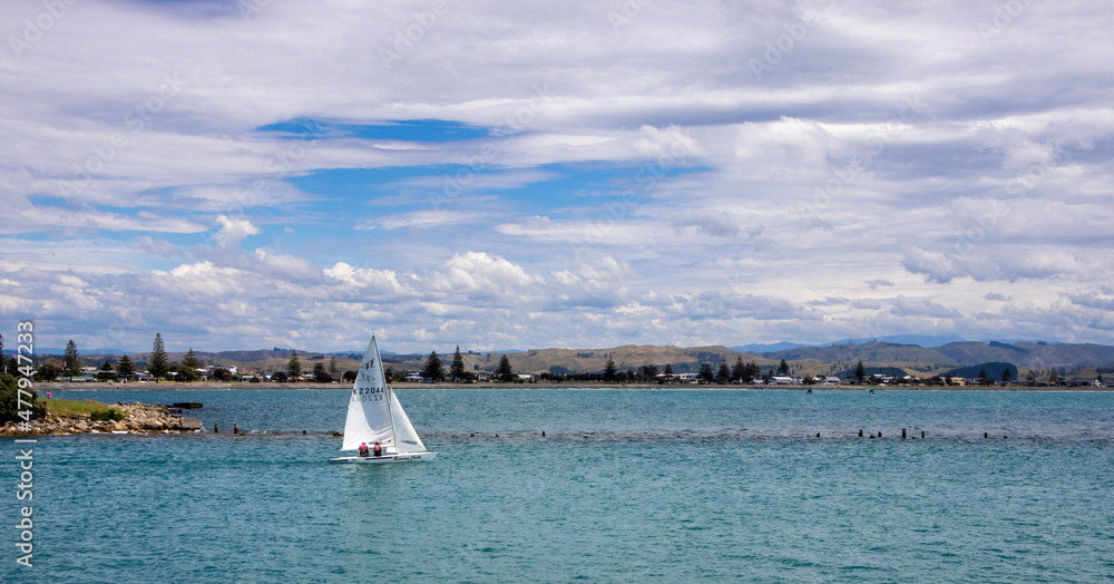 Obraz premium sailing on the river