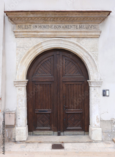 The gate to one of the antique houses in the Old Town. © Grzegorz