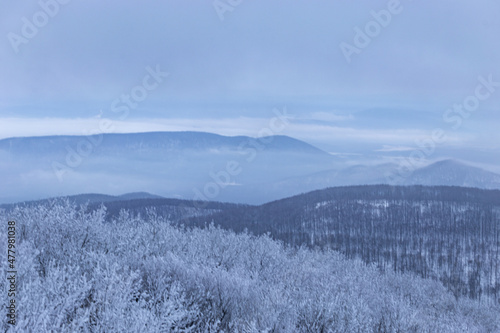 Berge im Winter unter Schnee © tamaslaza3