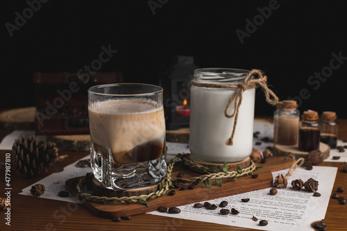 Mesa rústica con café y leche. photo