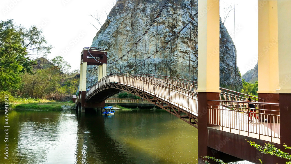 Fototapeta premium bridge over the river thames