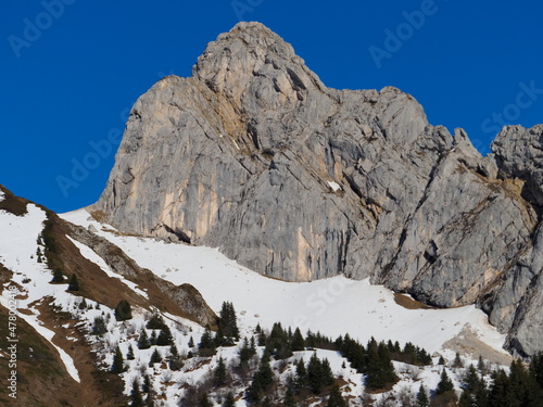 Roc Cornafion dans le Vercors, falaise Abrupte