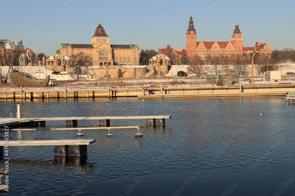 Winter in Stettin (Szczecin); Blick von Lastadie über die Westoder zur Hakenterrasse