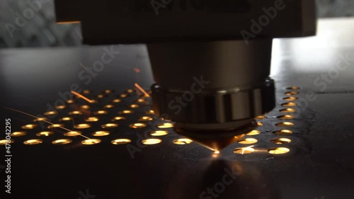 laserowe cięcie blachy, wycinanie wzorów laserem w metalu