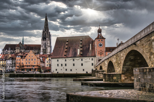 Regensburg Steinerne Brücke mit Dom St. Peter