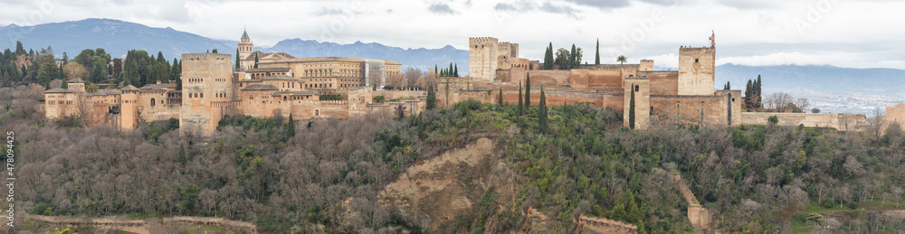 Obraz premium Panorama of the Alhambra from Mirador de San Nicolas. Granada, Andalusia, Spain. Islamic Moorish architecture.