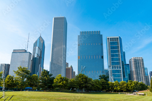 Chicago skyline panorama from Park at day time. Chicago, Illinois, USA. Skyscrapers of financial district, a vibrant business neighborhood. © VideoFlow
