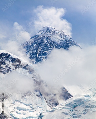 top of Mount Everest with clouds from Kala Patthar