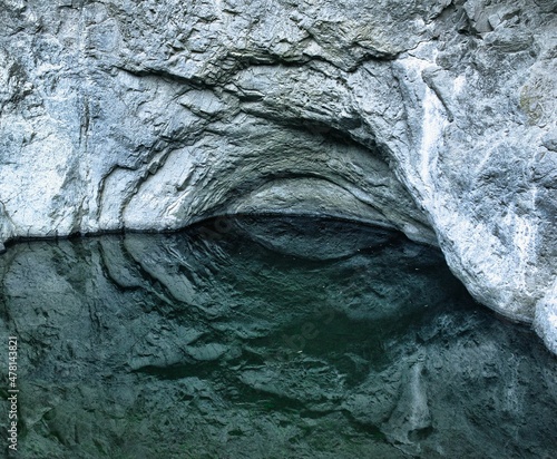Roca con forma de ojo, forma humana, pareidolia