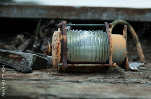 rusty tin can