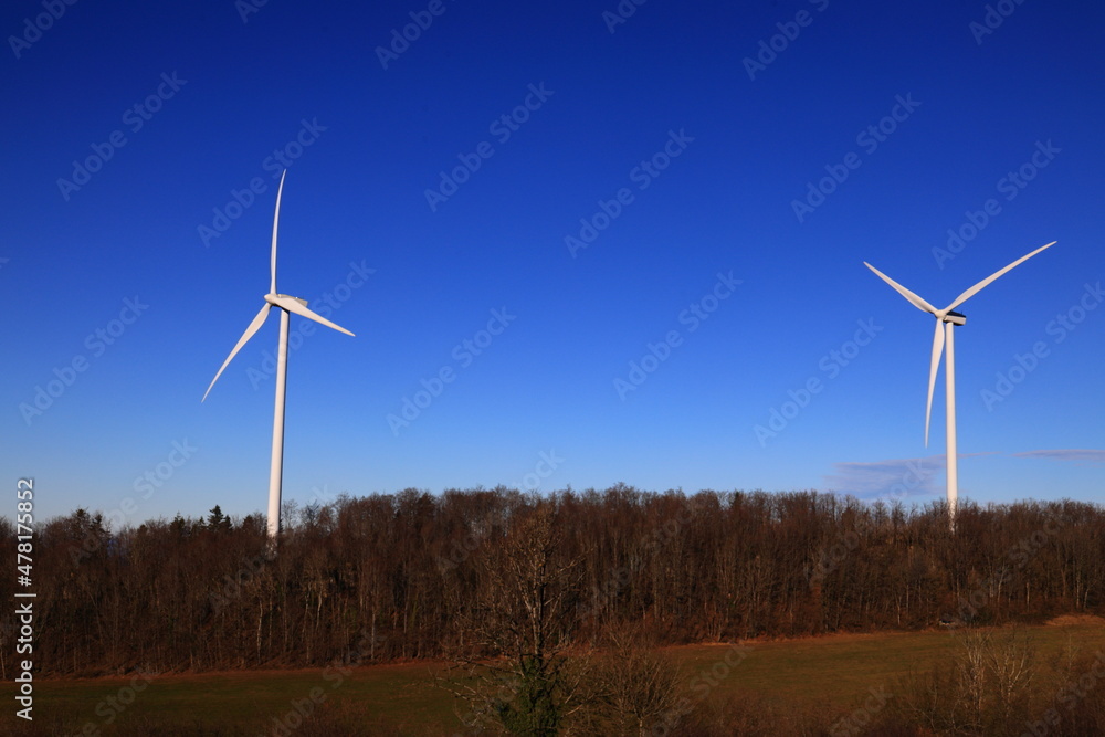 Fototapeta premium Eoliennes du Lomont à Solemont dans le DOubs