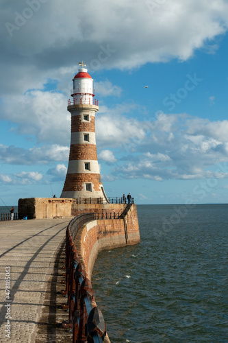 roker pier lighthouse