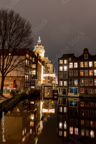 Night of Nicolaaskerk in Amsterdam -vertical