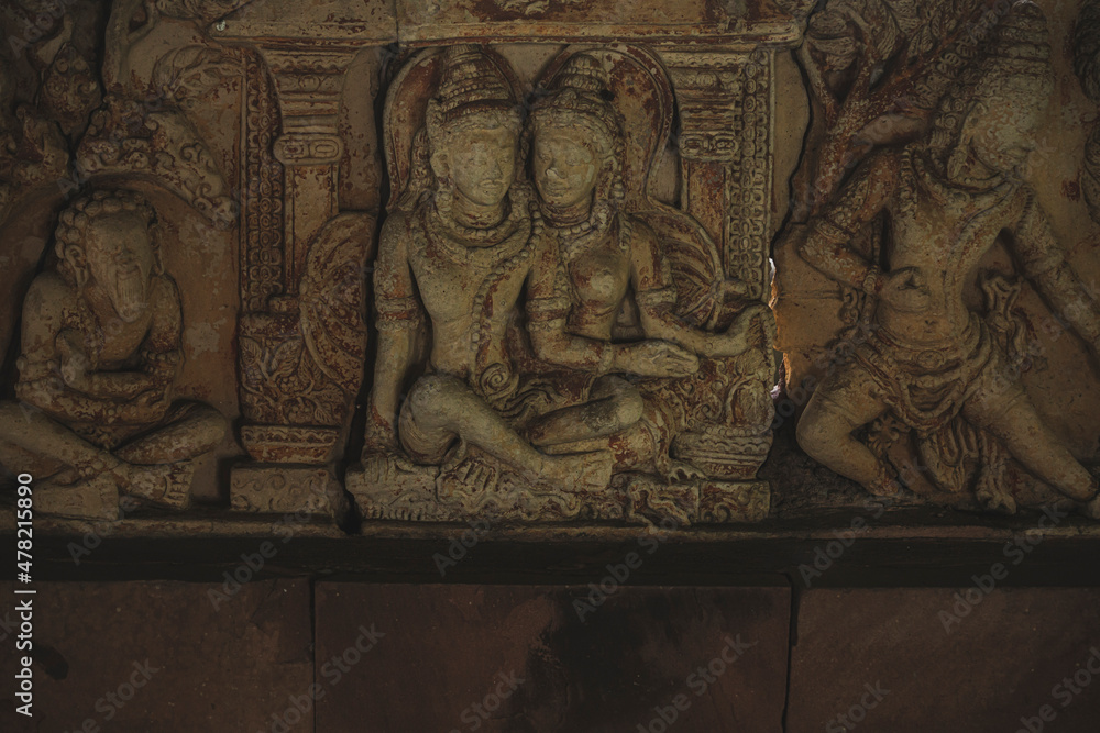 Geschnitzte Siam-Figuren aus Holz in Thailand