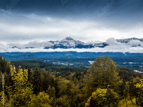 Landschaft in Kärnten Österreich mit Blick auf Berge