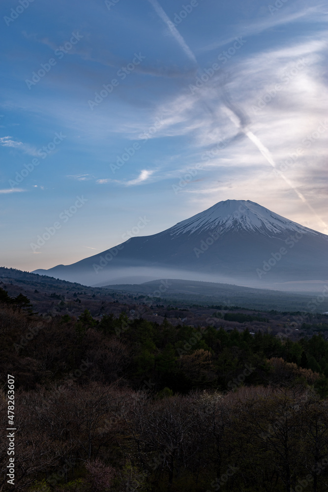 夕暮れの富士山