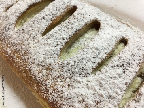 puff pastry apple strudel