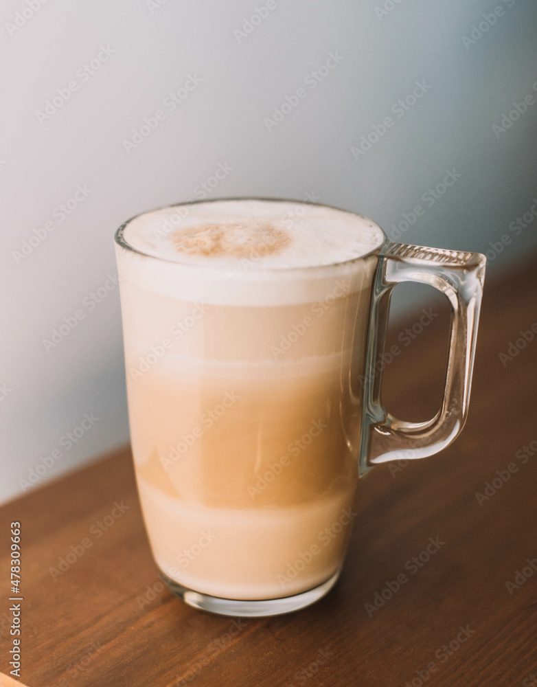 Una taza de cafe con leche estilo italiano Una taza de cafe con leche estilo italiano