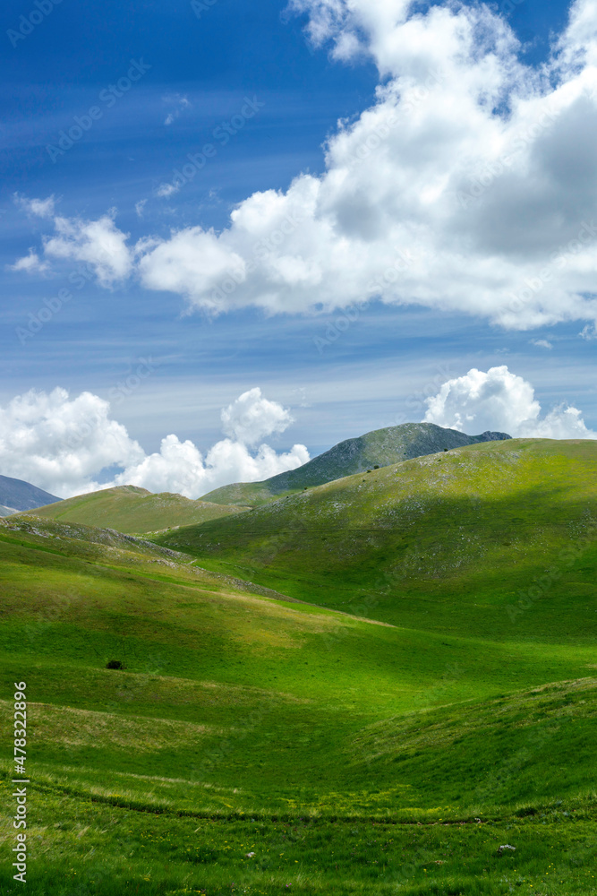 Obraz premium Mountain landscape at Gran Sasso Natural Park, in Abruzzo, Italy