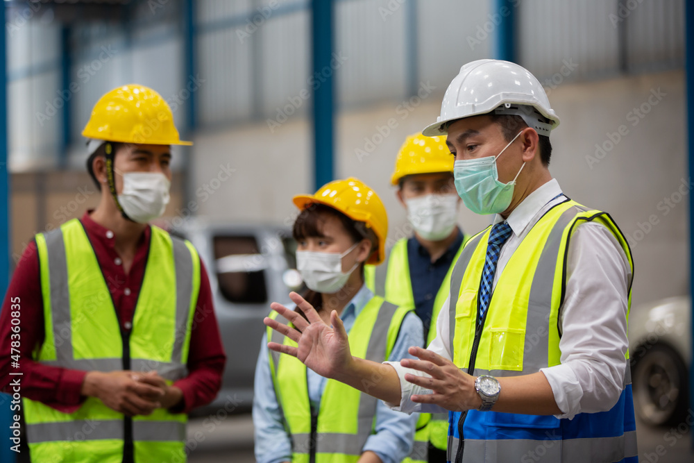 warehouse worker meeting warehouse worker meeting