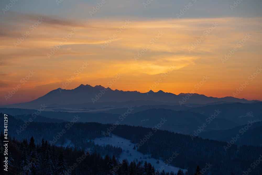 Panorama tatr, Tatry mountains, Tatry w zachodzącym słońcu 