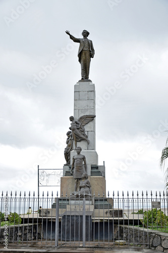 Praça Castro Alves em Salvador Bahia, estátua do poeta © GlobalFotoeArte