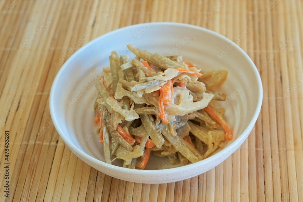 牛蒡とレンコンと人参のサラダ