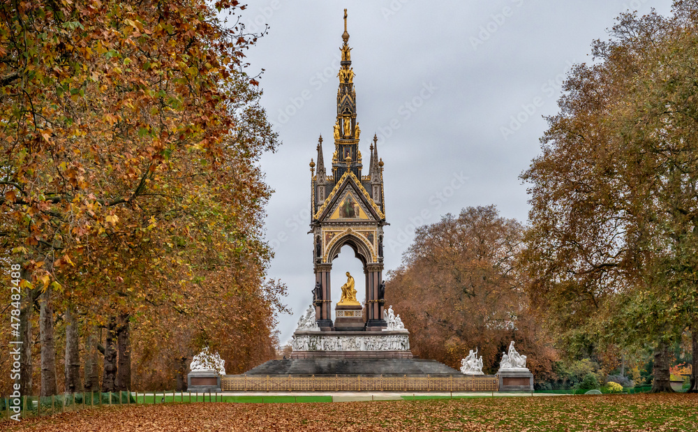 Obraz premium Autumn landscape in London park