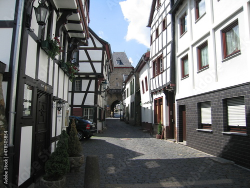 Fototapeta Naklejka Na Ścianę i Meble -  Heisterbacher Straße und Heisterbacher Tor in Bad Münstereifel